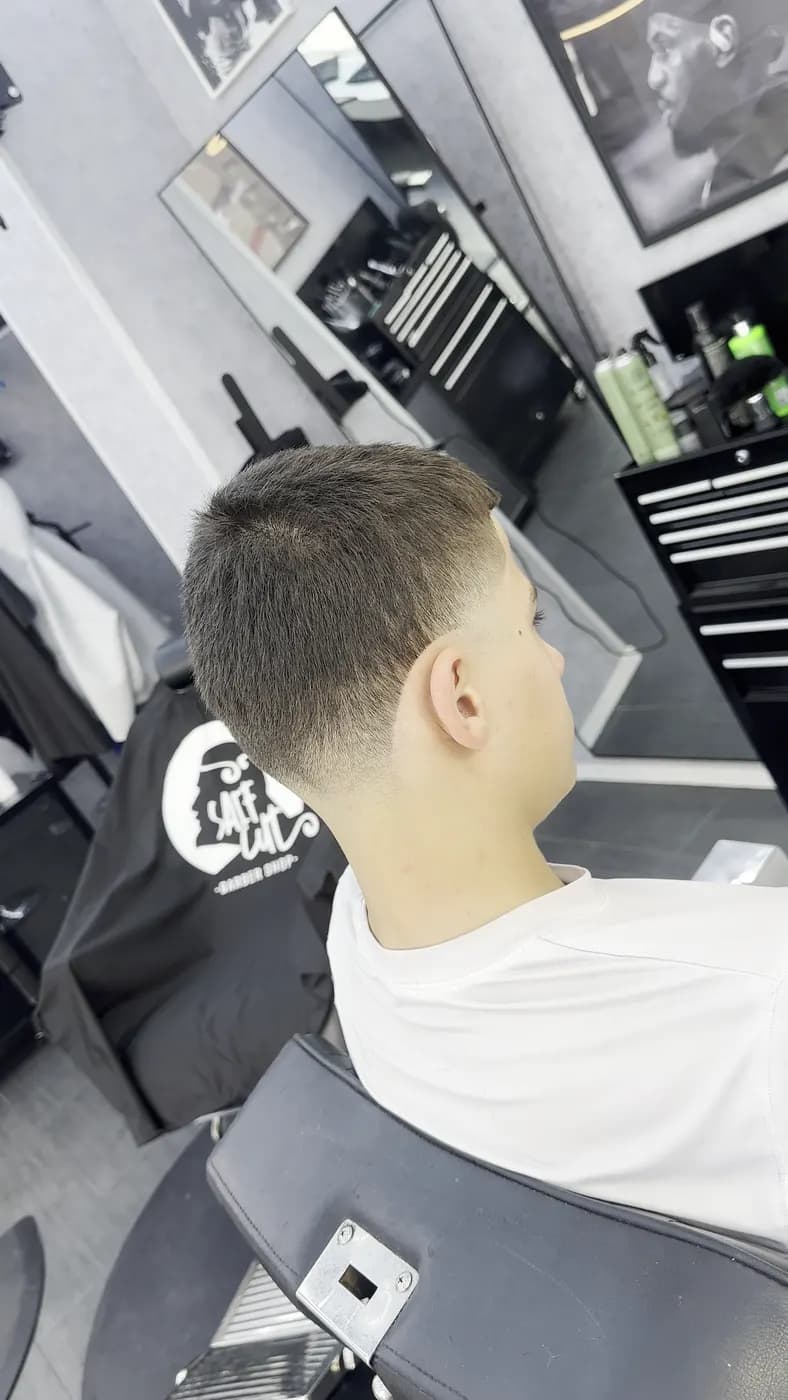 Kids Cut — Buzz mit Übergang